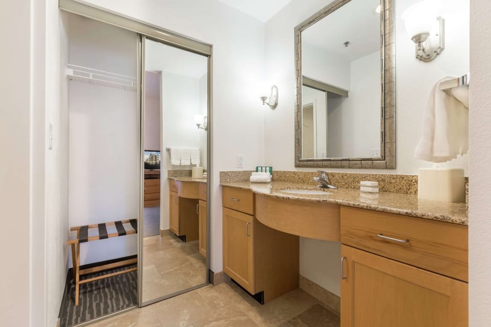 Hair dryer, towels