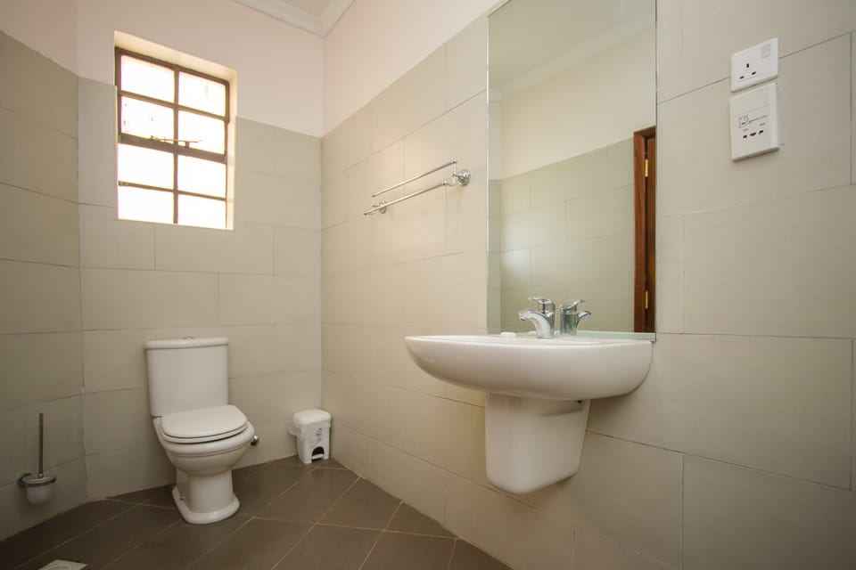 Standard Room | Bathroom | Shower, rainfall showerhead, free toiletries, slippers