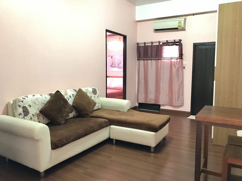 VIP Room  | Living area | Flat-screen TV