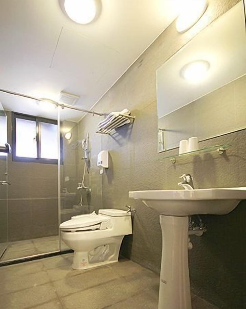 Comfort Room, Multiple Beds, Resort View (U) | 1 bedroom, free WiFi, bed sheets