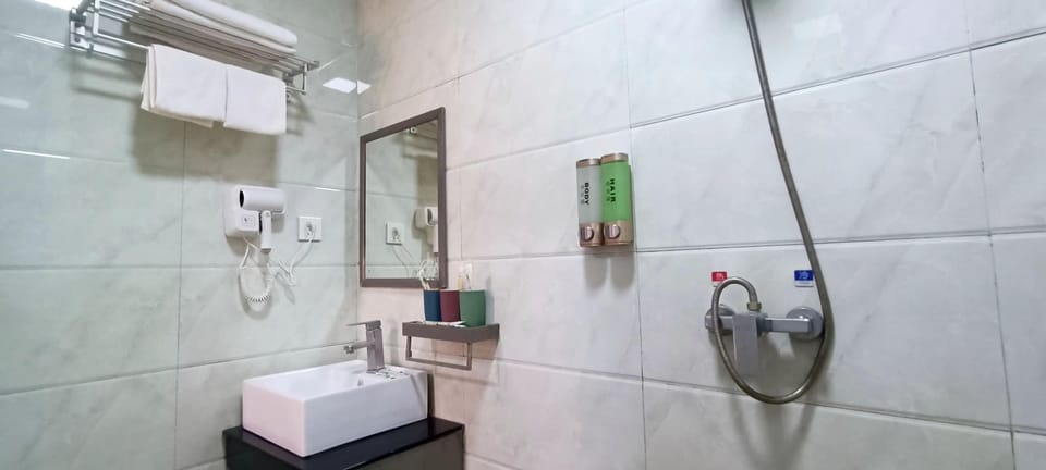 Family Room | Premium bedding, down comforters, memory foam beds, desk