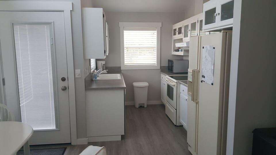 Fully equipped galley kitchen