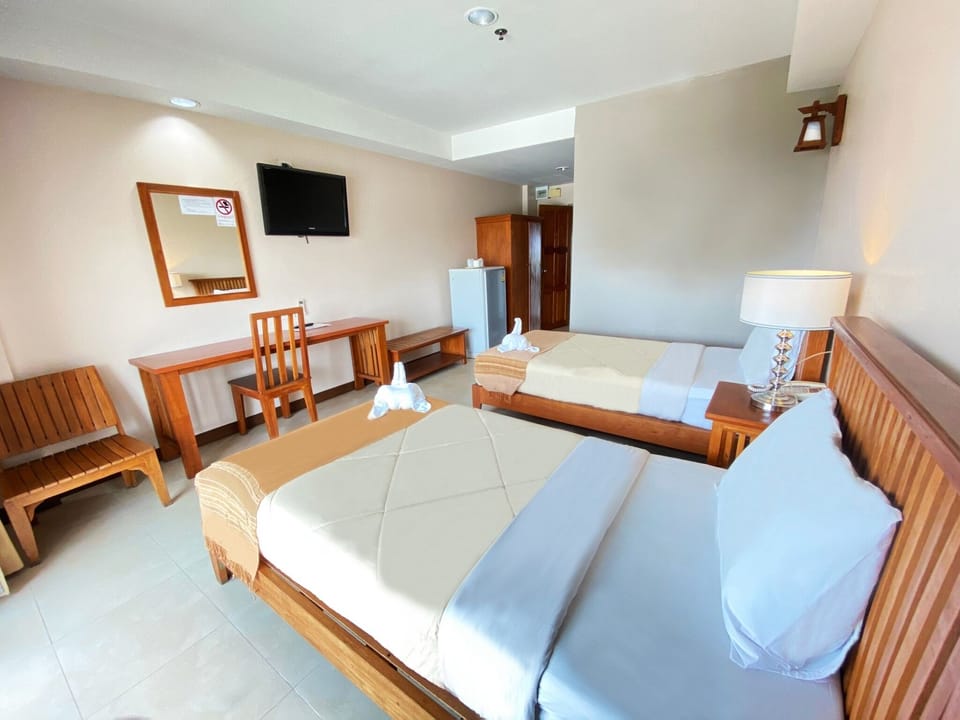 Standard Twin Room | Desk, soundproofing, free WiFi, bed sheets