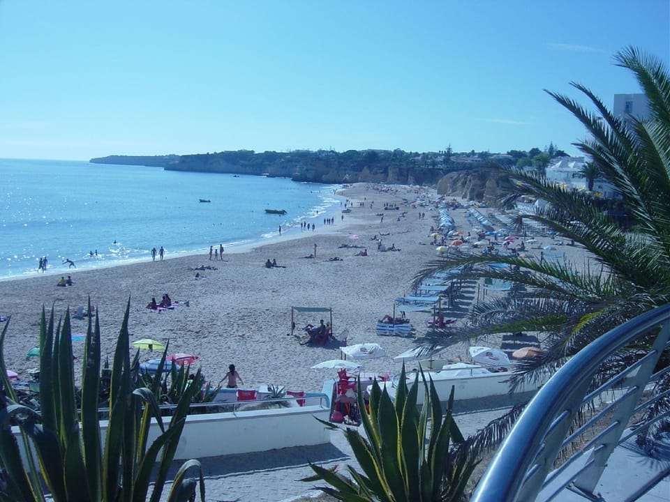 The magnificent bay of Armacao de Pera, next to the apartment.