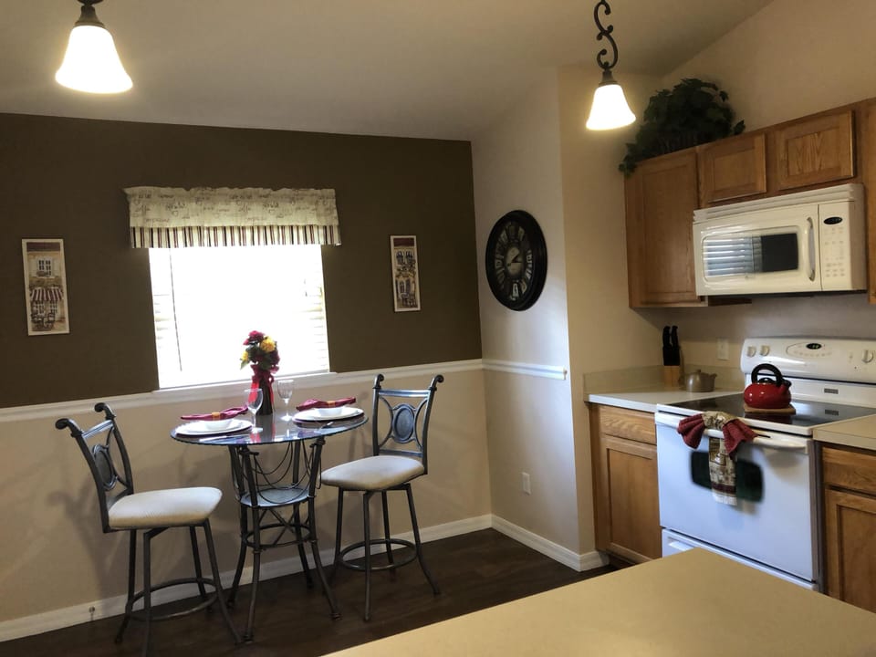Fully equipped kitchen, fridge, stove, dishwasher, toaster, coffee maker, grill