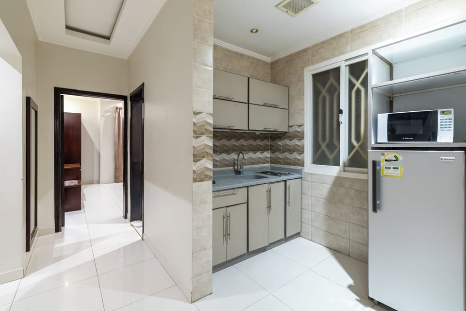 Apartment, 1 Bedroom, Kitchen | Private kitchen | Fridge, electric kettle