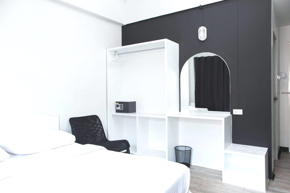 Superior Room | In-room safe, free WiFi, bed sheets