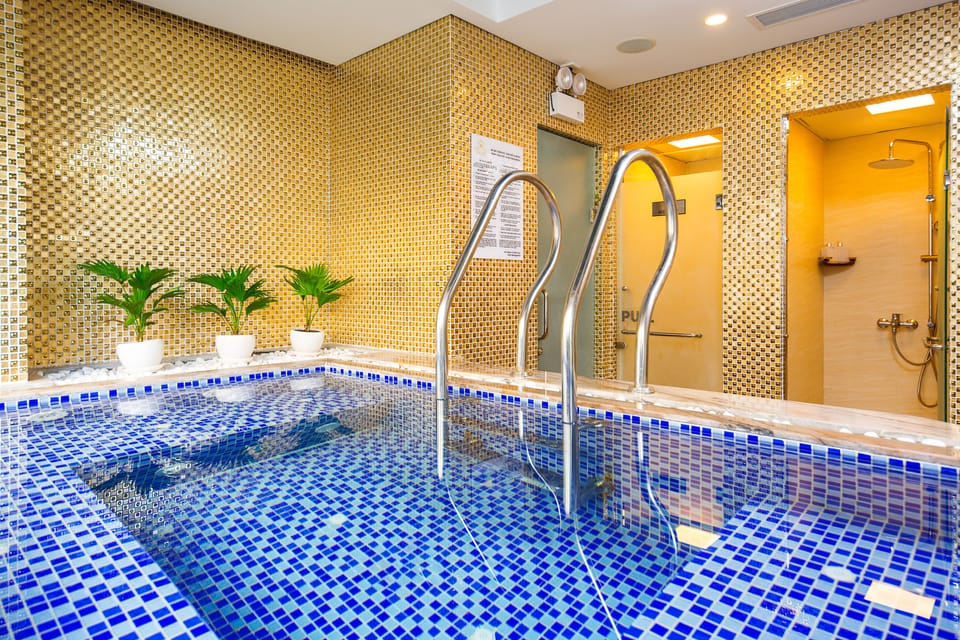 Steam room 