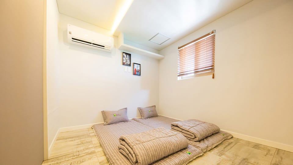 Family Room | Free WiFi, bed sheets