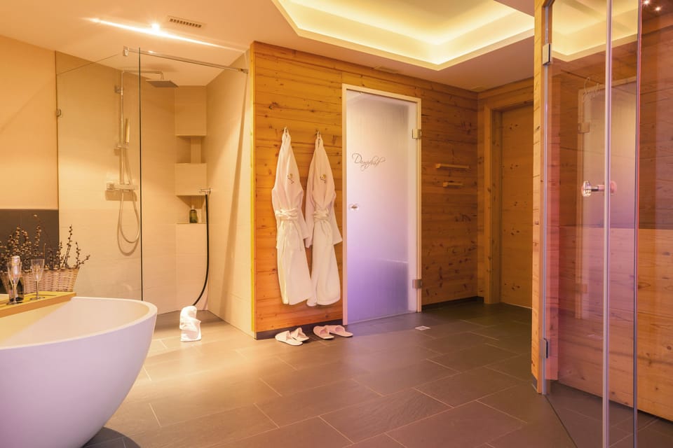 Aromatherapy, reflexology, Ayurvedic treatments, 3 treatment rooms