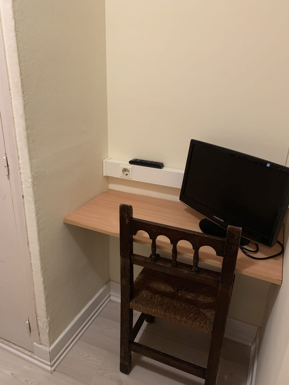 Single Room | Desk, blackout drapes, free WiFi, bed sheets
