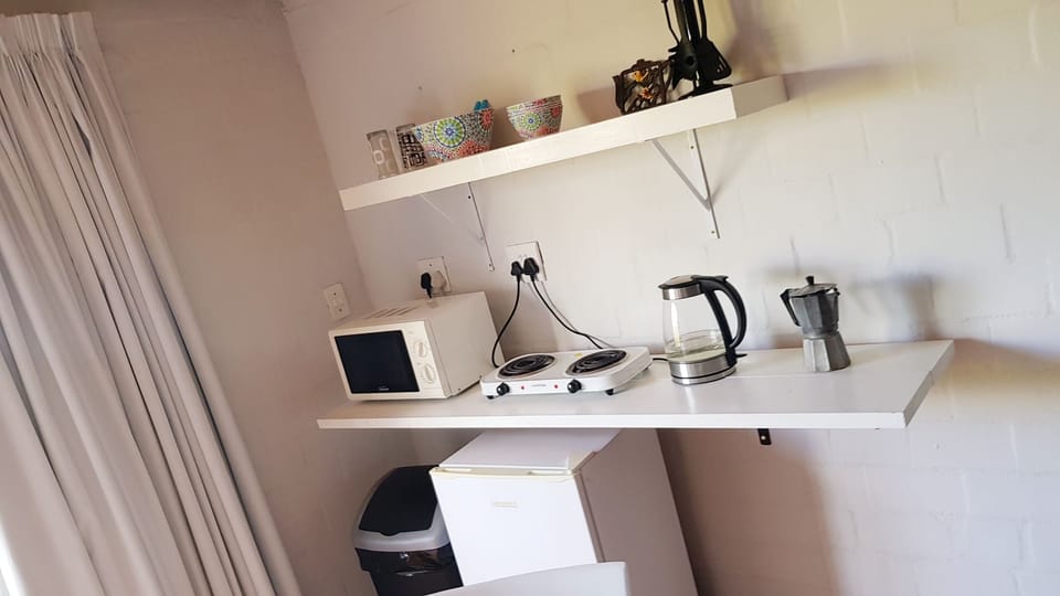 Double Room, Kitchenette, Mountain View | Private kitchenette | Blender