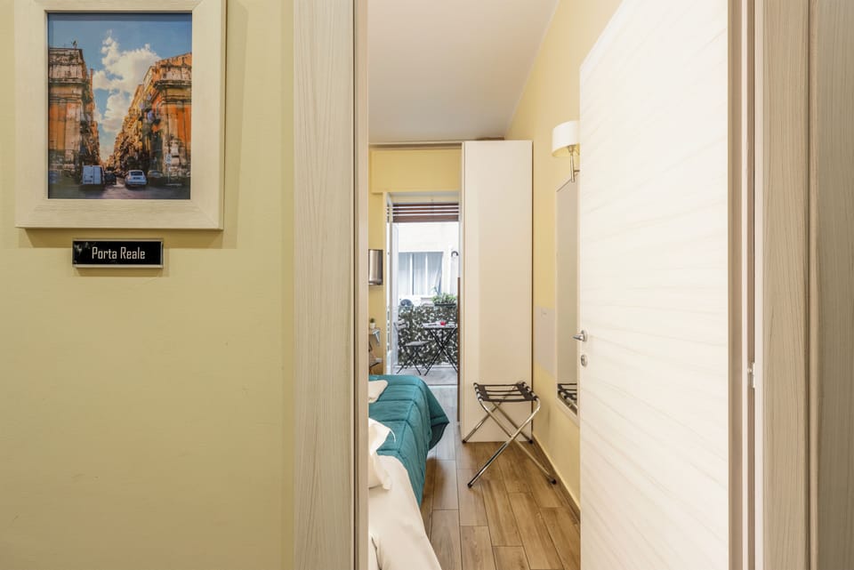 Premium bedding, minibar, desk, soundproofing
