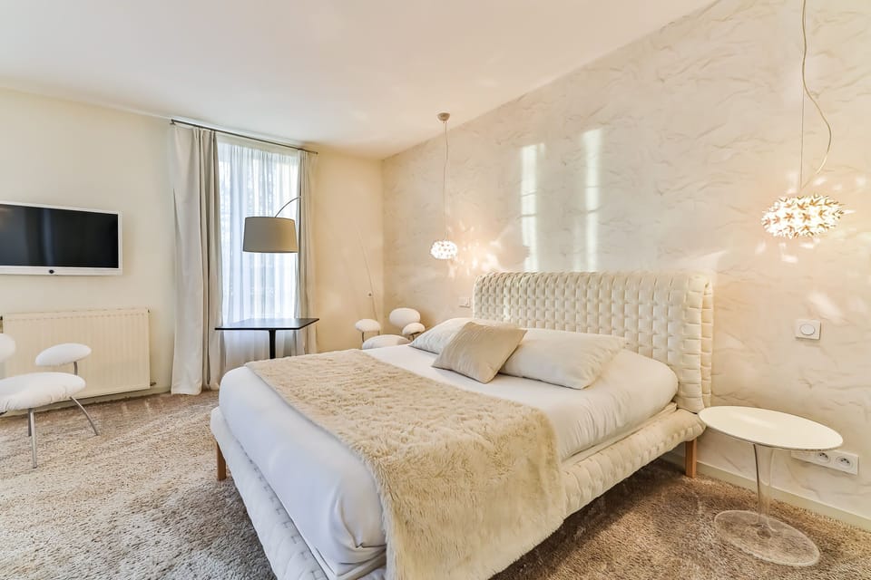 Zen Prestige Suite | Select Comfort beds, desk, blackout drapes, soundproofing