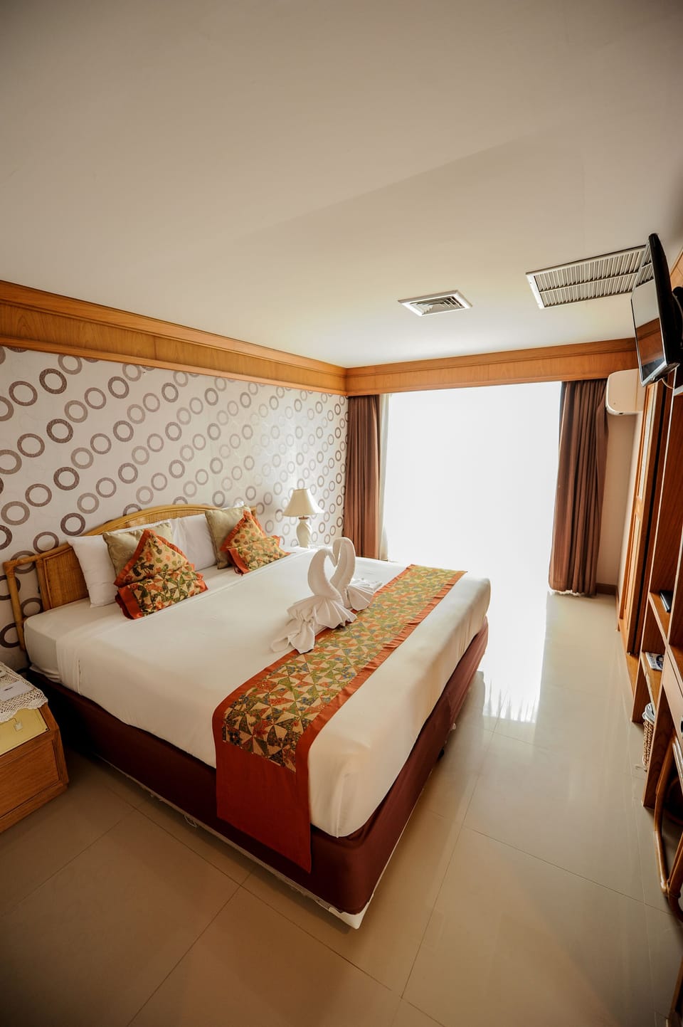 Presidential Suite, 2 Bedrooms, Sea View | In-room safe, WiFi (free), bed sheets