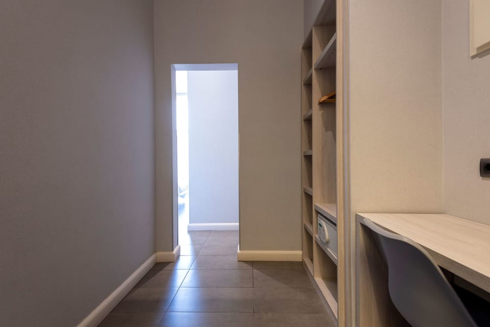Triple Room, Balcony | In-room safe, individually decorated, individually furnished, desk