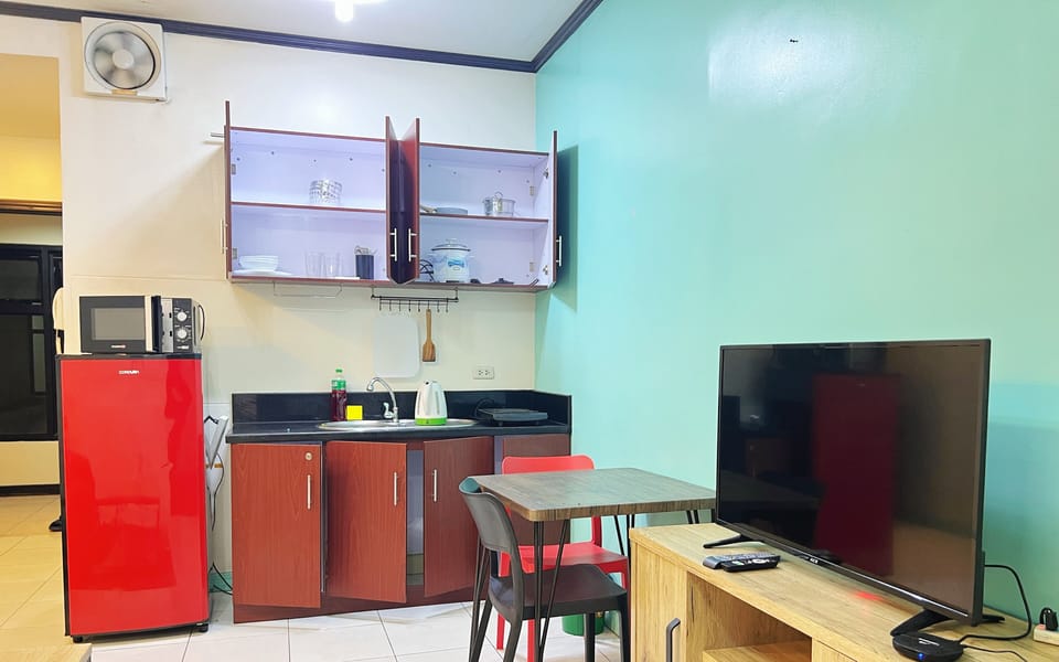 Basic Apartment, 1 Bedroom, Ocean View, Sea Facing | In-room dining