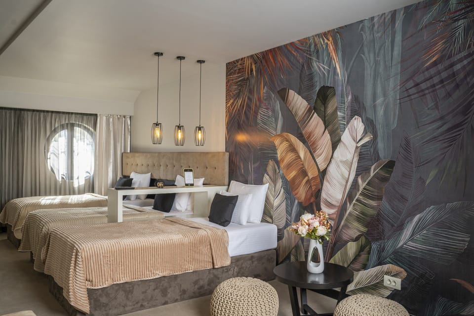 Junior Studio Suite | Minibar, in-room safe, soundproofing, free WiFi