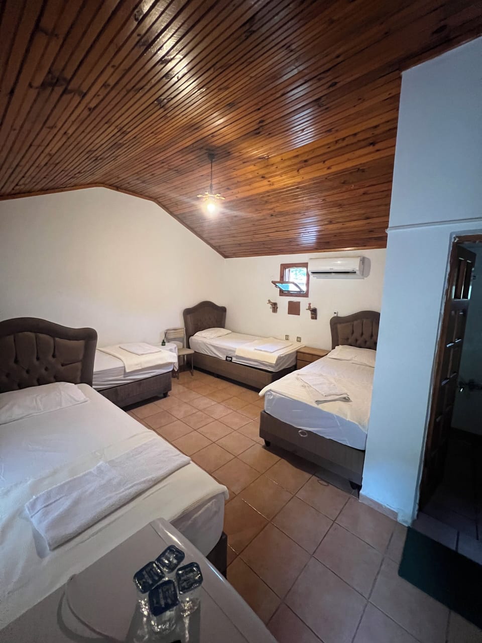 Standard Quadruple Room | Desk, iron/ironing board, free cribs/infant beds, free WiFi