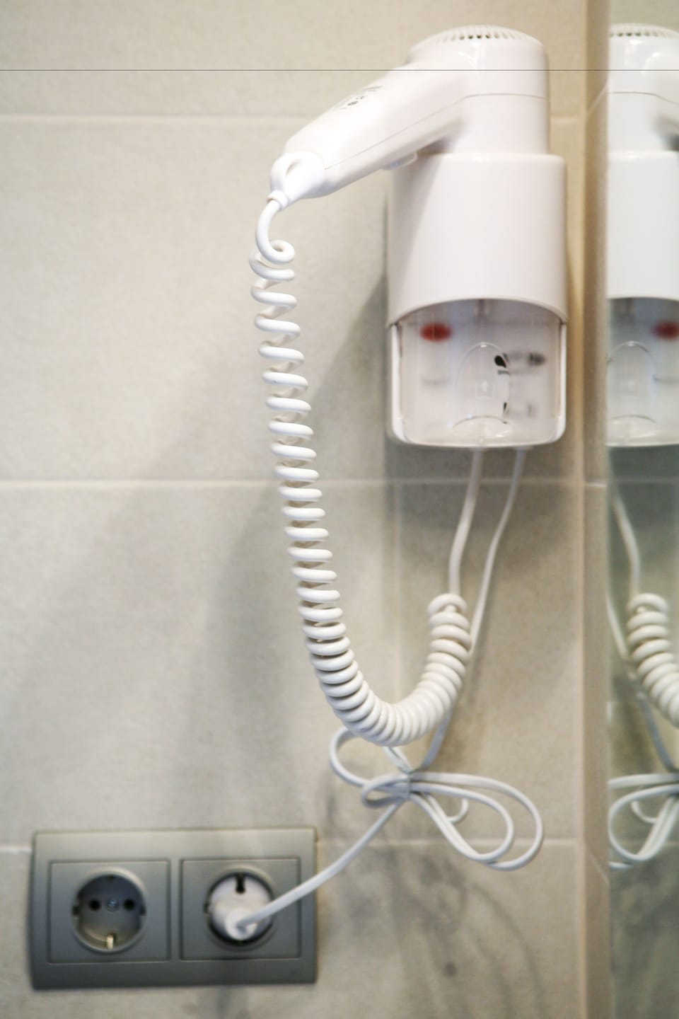 Deluxe Double Room | Bathroom | Shower, free toiletries, hair dryer, towels