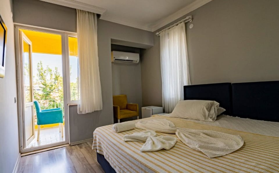 Double Room | Minibar, free WiFi, bed sheets