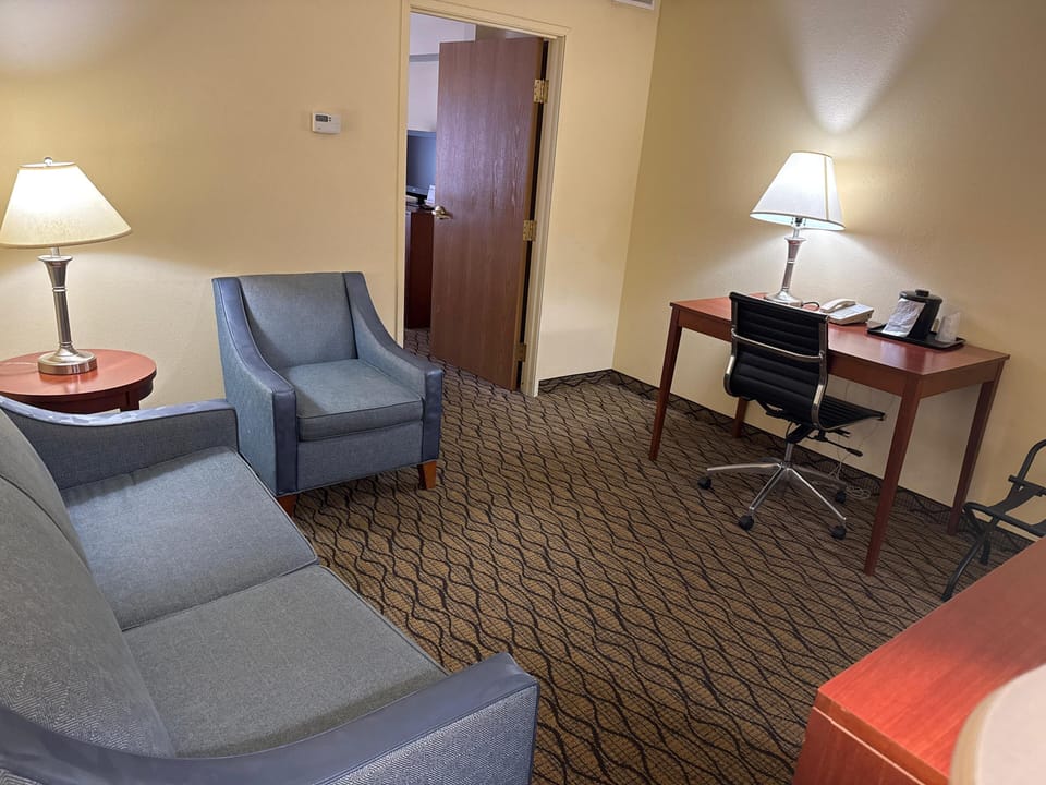 Suite, 2 Queen Beds, Non Smoking (One-Bedroom) | Living area | 32-inch flat-screen TV with cable channels, TV, pay movies