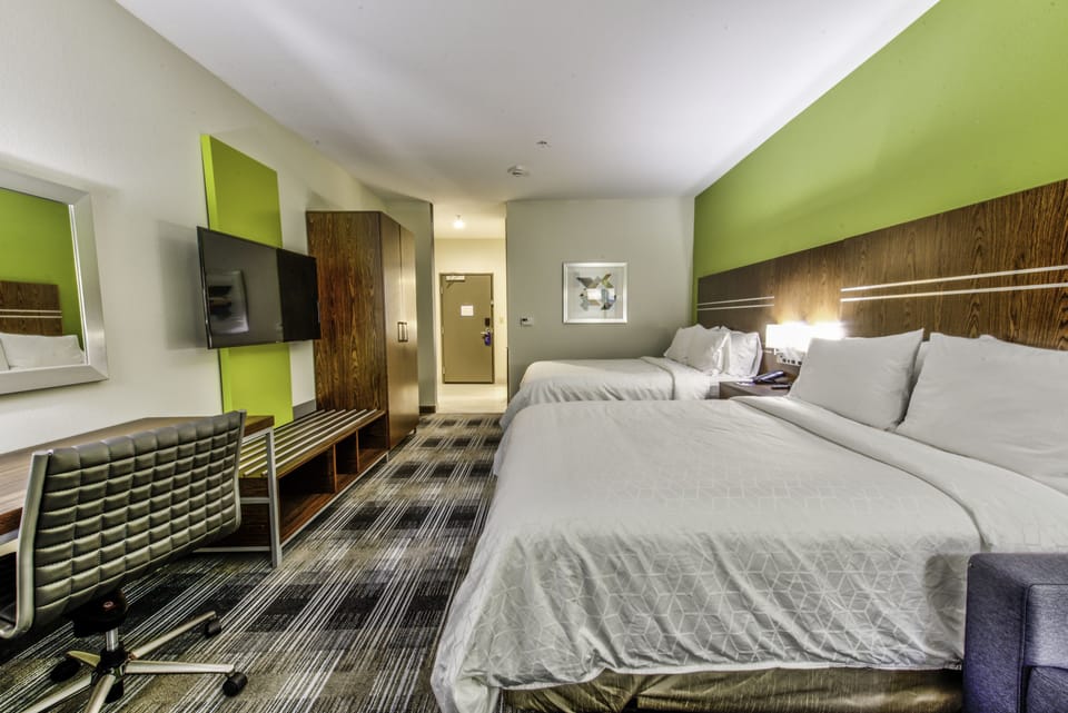 Premium bedding, pillowtop beds, in-room safe, desk