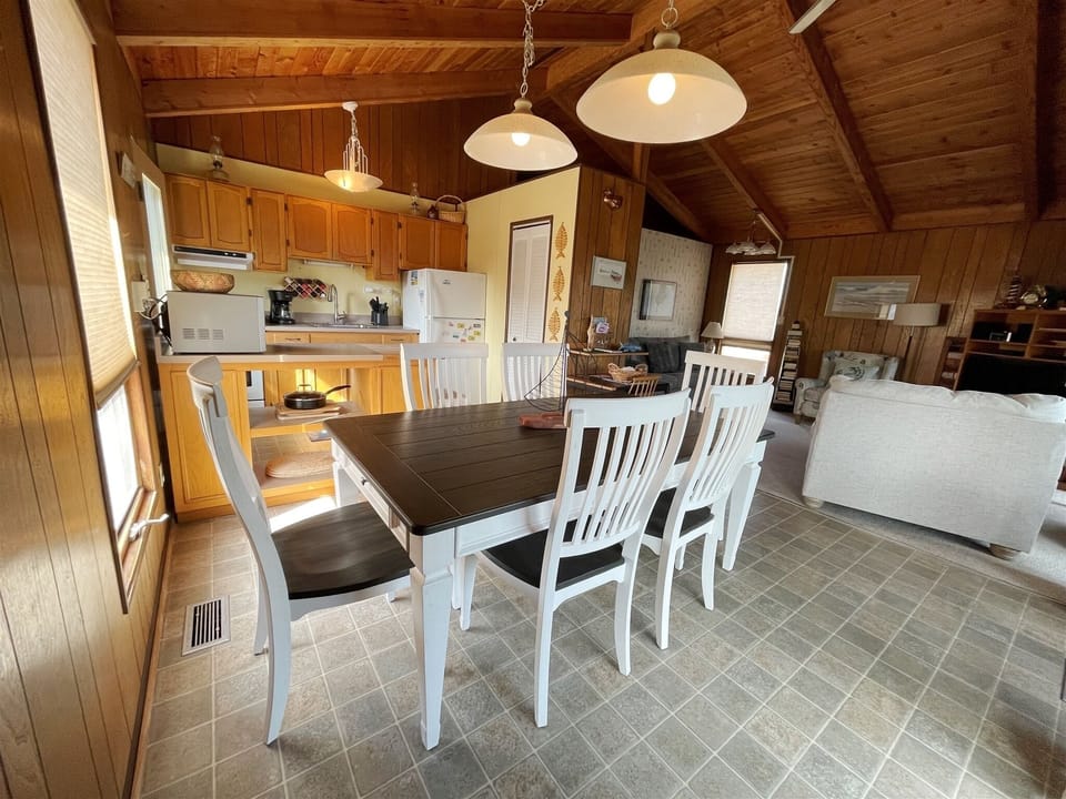 Cottage, 3 Bedrooms | Private kitchen | Full-size fridge, microwave, stovetop, coffee/tea maker