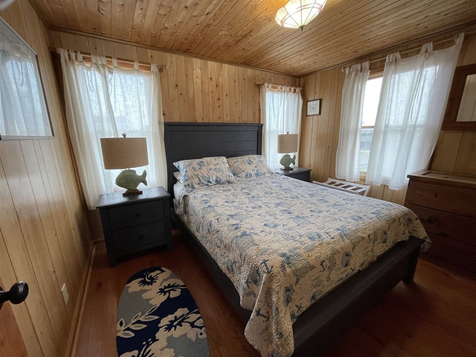 Hatteras Jack 3 Bedroom Cottage by RedAwning House in Hatteras Island