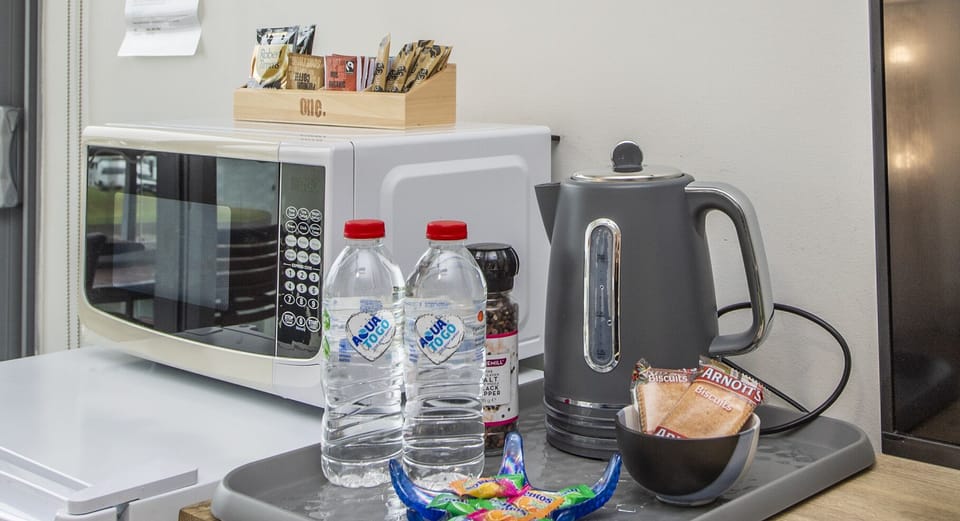 Double or Twin Room (Hotel Room - Unit 1312) | In-room dining