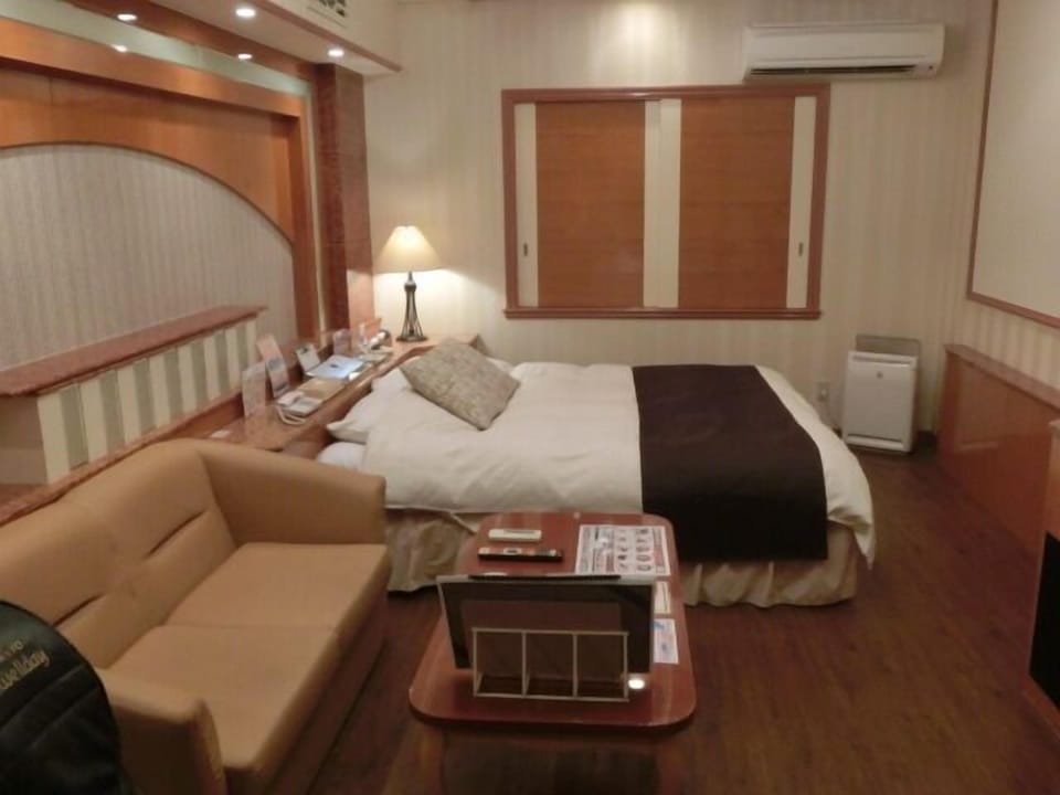 Soundproofing, WiFi (free), bed sheets