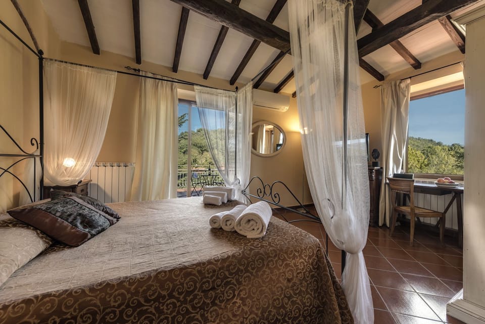 Classic Suite, 1 King Bed, Park View | Desk, blackout drapes, soundproofing, iron/ironing board