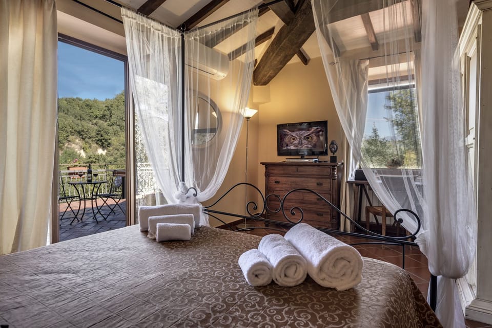 Classic Suite, 1 King Bed, Park View | Desk, blackout drapes, soundproofing, iron/ironing board