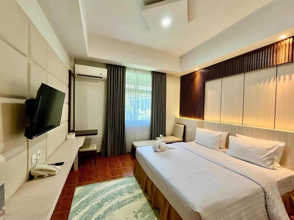 Deluxe Double Room | Desk, blackout drapes, WiFi (free)
