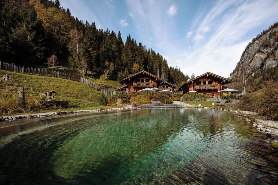 Seasonal outdoor pool, pool umbrellas, sun loungers