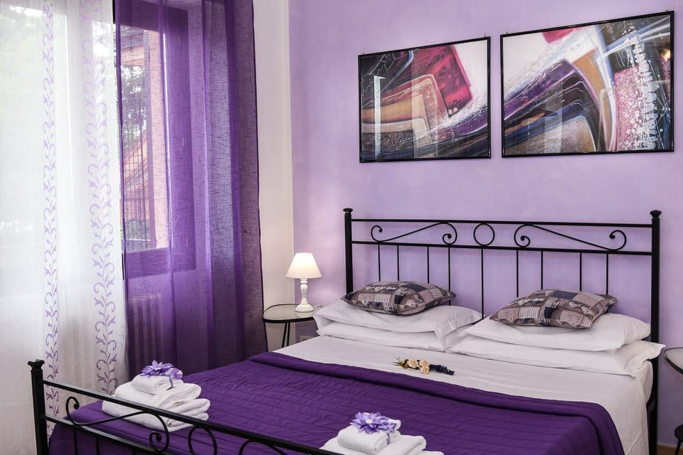Double Room | Minibar, iron/ironing board (on request), rollaway beds (surcharge)