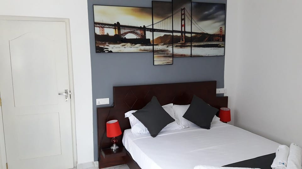 Deluxe Double Room, 1 Queen Bed, Garden View | Desk, soundproofing, free WiFi
