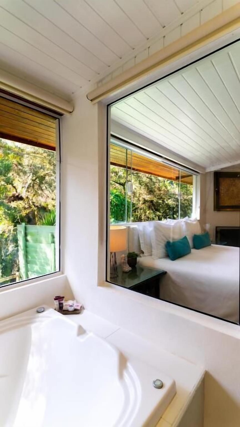 Chalé Master Apple Com Banheira de Hidromassagem Dupla | Hypo-allergenic bedding, minibar, blackout drapes, free WiFi