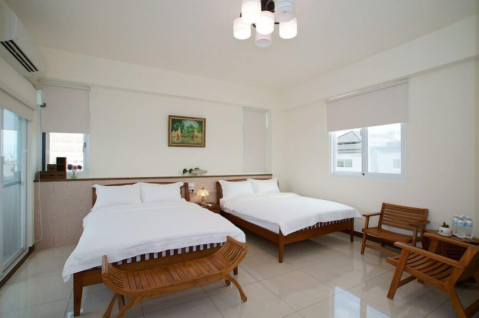 Standard Quadruple Room | Desk, blackout drapes, rollaway beds, free WiFi