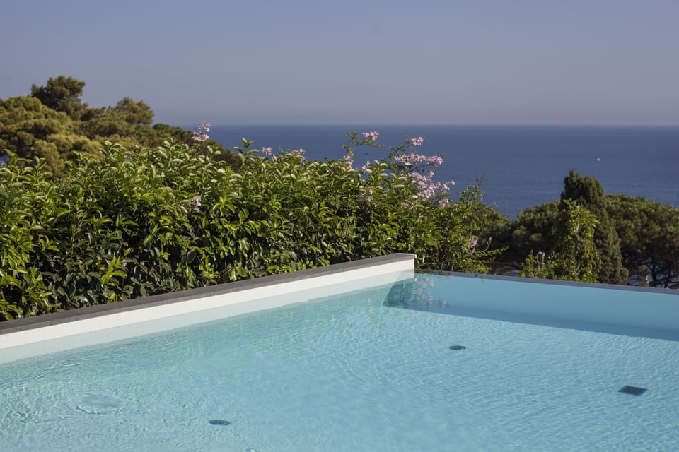 Infinity pool