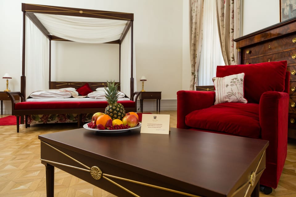 Junior Studio Suite | Minibar, in-room safe, desk, iron/ironing board