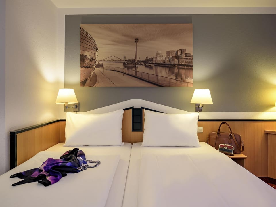 Standard Twin Room, 2 Twin Beds | Hypo-allergenic bedding, desk, soundproofing, rollaway beds