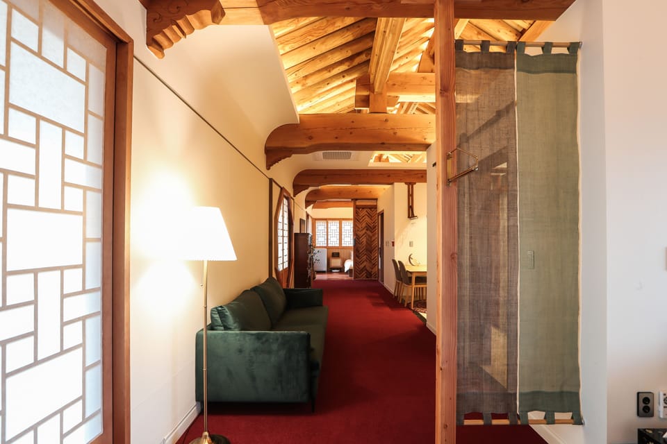 Premium Suite (Mongseoru) | Premium bedding, memory foam beds, individually decorated