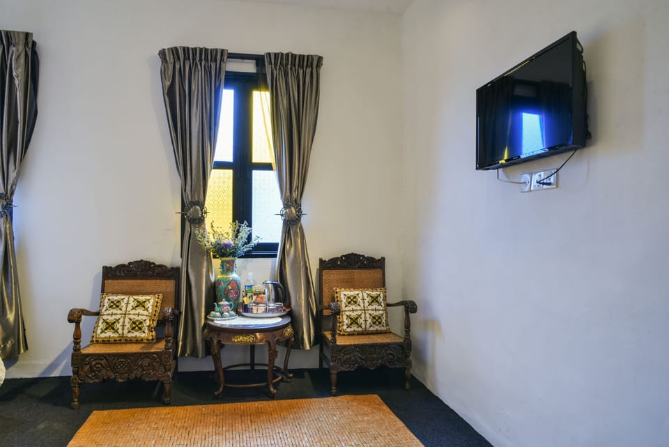 Deluxe Double Room | Free WiFi, bed sheets