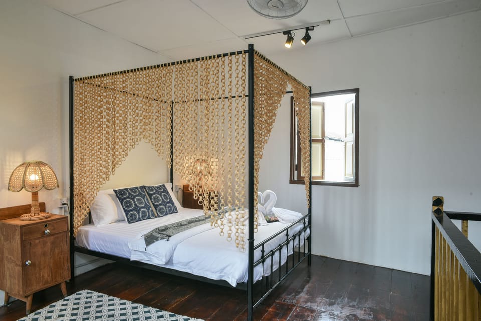 Family House, 1 Queen Bed | Free WiFi, bed sheets