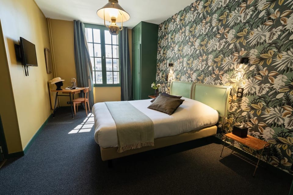 Executive Double Room | 1 bedroom, premium bedding, desk, laptop workspace