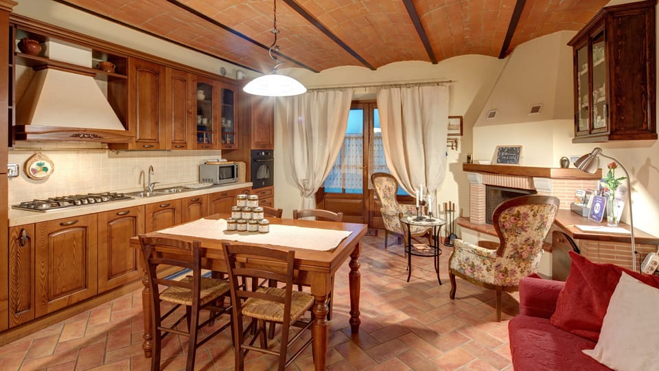 Apartment, 1 Bedroom | Private kitchen | Full-size fridge, microwave, oven, stovetop