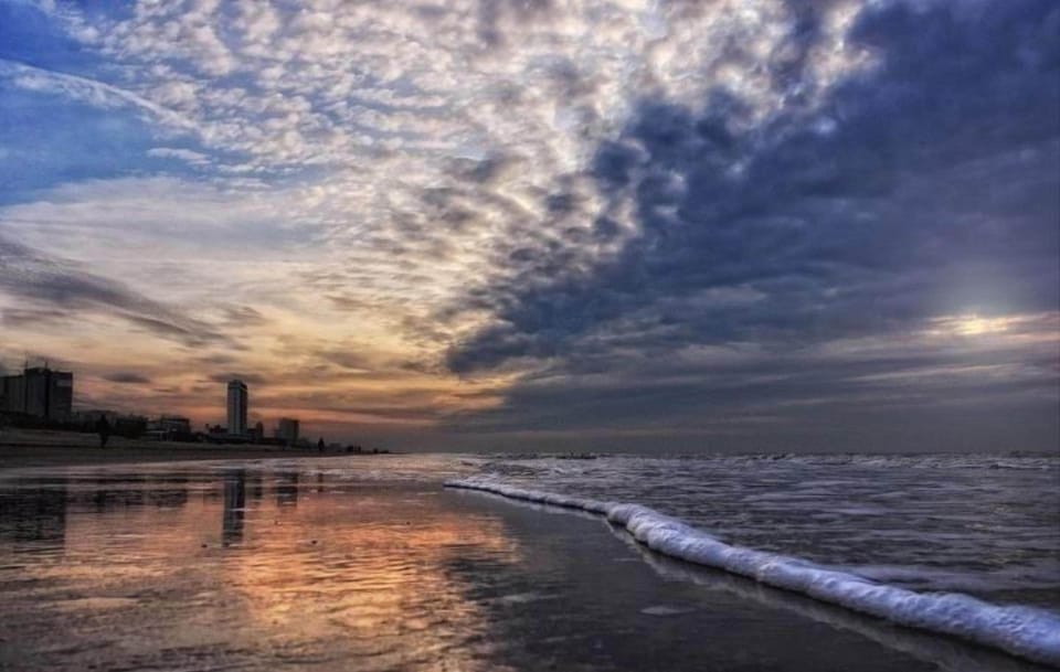 Pension Villa Tanahlot Bed and Breakfast in Zandvoort