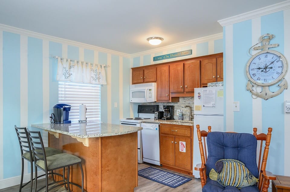 Kitchen with Granite