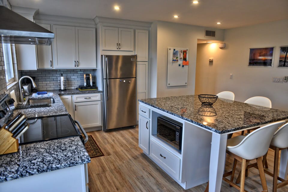 Newly remodeled kitchen.